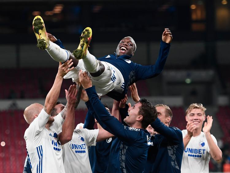 Mohamed Daramy fik torsdag aften en flot afsked med FC København, inden turen går til Ajax i hollandsk fodbold. Foto: Lars Poulsen