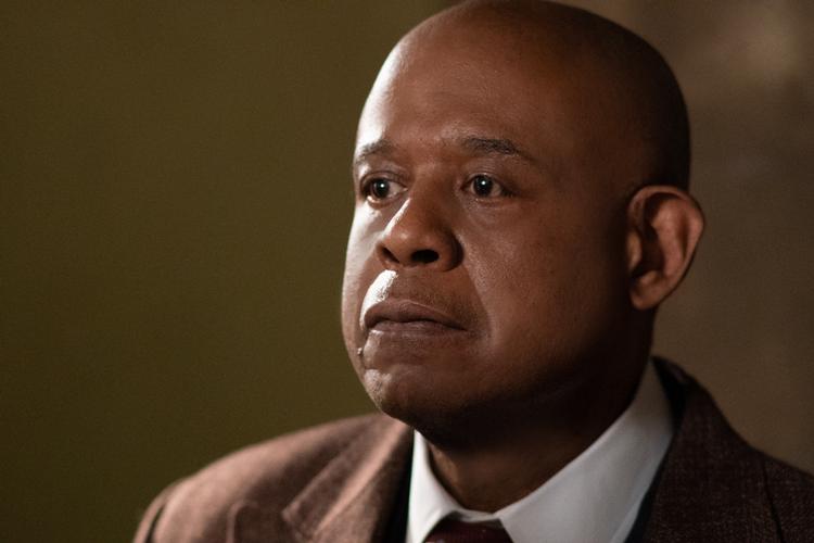 Forest Whitaker spiller den altoverskyggende hovedrolle som gangsteren Bumpy Johnsson, og det gør han fremragende.  Foto: PR-foto/Disney+