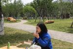 Dette foto er fra april 2020., hvor borgerjournalisten Zhang Zhan fra et besøg i Wuhan, hvor hun forsøgte at dokumentere, myndighedernes hårdhændede reaktion på coronavirussen. Foto: Uncredited/Ritzau Scanpix