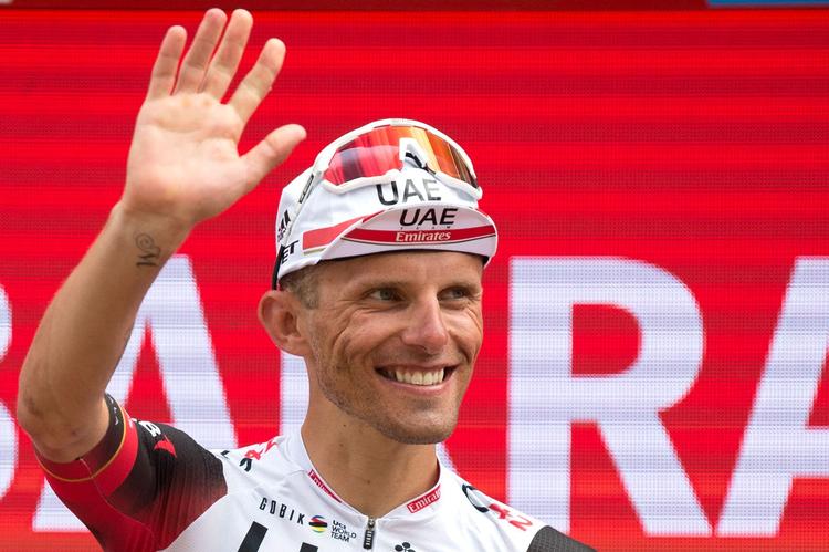 En storsmilende Rafal Majka hyldes efter sin pragtpræstation på 15. etape.
 Foto: Jorge Guerrero/Ritzau Scanpix