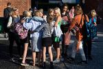 Første skoledag på Søborg Skole for nylig. Myndigheder og eksperter forventer en hel del coronaudbrud på landets skoler hen over efterår og vinter. Spørgsmålet er, hvordan disse udbrud skal håndteres. Foto: Finn Frandsen/POLFOTO