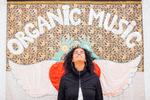Neneh Cherry foran Moki Cherrys værk 'Organic Music' fra 1976. Foto: Nottingham Contemporary 