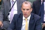 Udenrigsminister Dominic Raab svarer på spørgsmål i Underhuset, hvor han forsvarede beslutningen om at trække de britiske styrker ud af Afghanistan. Foto: Handout/Ritzau Scanpix
