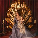 Halsey kalder sin nye plade for et konceptalbum om "glæden og gruen ved graviditet og fødsel". Det skinner også igennem på albumcoveret, der er inspireret af maleriet 'Melun Diptych' (1452) af den franske maler Jean Fouquet. Pr-foto 
