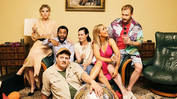 'Blå Bog for evigt' er som 'Festen', der møder 'Sjit Happens'.  Foto: Kristian Brasen