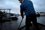     Det Flydende Kvarter ved Refshaleøen i København huser omkring 30 personer. Nogle har arbejde, andre studerer. Nu har de fået besked om, at bådene skal være væk og havnen ryddet inden 25. september.     Også kendt som Fredens Havn.   Foto: Cicilie S. Andersen/POLFOTO