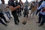I nattens mulm og mørke er seks palæstinensere flygtet fra israelsk fængsel. Tidligere militsleder er iblandt. Foto: Jalaa Marey/Ritzau Scanpix