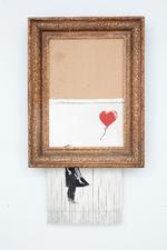 Et af Banksys seneste stunts var at bygge en makulator ind i rammen på et af hans værker, der blev solgt på auktion. Da hammeren faldt, blev værket delvist makuleret. 