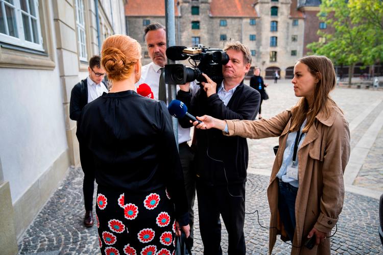 Inger Støjberg ankommer til Eigtveds Pakhus i København, hvor rigsretssagen finder sted.  Sagen drejer sig om ulovlig adskillelse af asylpar, hvor den ene part var under 18 år. Der er planlagt 36 retsmøder i sagen.. (Foto: Martin Sylvest/Ritzau Scanpix)   Foto: Martin Sylvest/Ritzau Scanpix