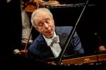 András Schiff spiller solostemme. Helt ud i detaljerne. Foto: Finn Frandsen/POLFOTO