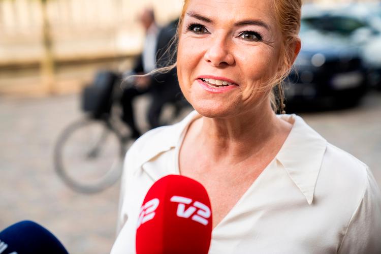 Inger Støjberg ankommer her til Eigtveds Pakhus, hvor rigsretssagen mod hende kører. Foto: Martin Sylvest/Ritzau Scanpix