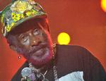 Lee 'Scratch' Perry grundlagde sit eget pladeselskab i 1968. Siden indspillede han snesevis af plader i eget navn og producerede hundredvis af sange for andre kunstnere.  Foto: Attila Kisbenedek/Ritzau Scanpix