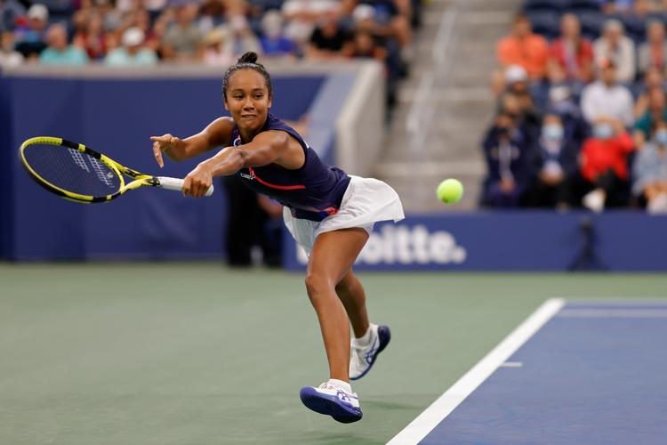 Leylah Fernandez, der har en far fra Ecuador og en filippinsk-canadisk mor, er ikke selv overrasket over, at hun leverer store resultater ved grand slam-turneringen US Open. Foto: Geoff Burke/Ritzau Scanpix