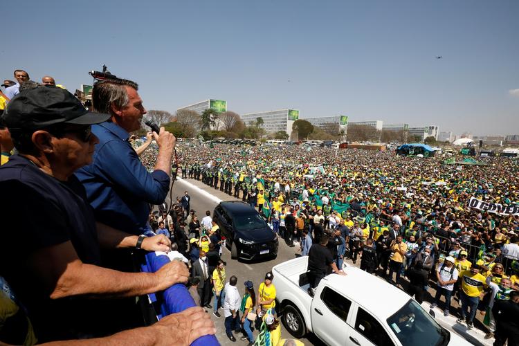 Jair Bolsonaro holdt tale foran en stor forsamling af tilhængere. Foto: Handout/Ritzau Scanpix