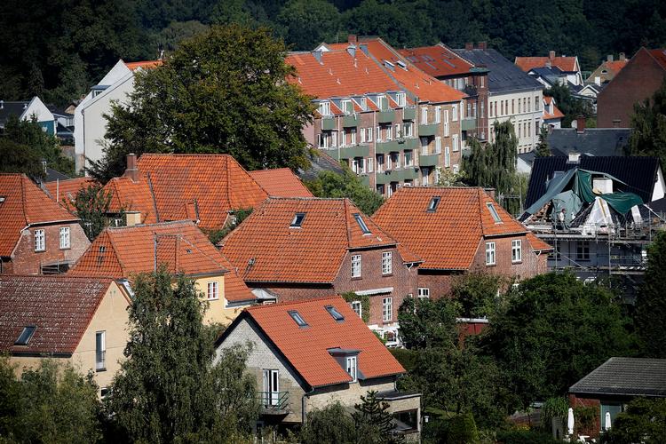 De seneste ordinære ejendomsvurderinger blev foretaget i 2011 for ejerboliger og i 2012 for erhvervsejendomme. Nye vurderinger i  2013 blev aflyst, og siden da har Skatteministeriet arbejdet på at få et nyt vurderingssystem bygget op. Arkivfoto. Foto: Jens Dresling/POLFOTO