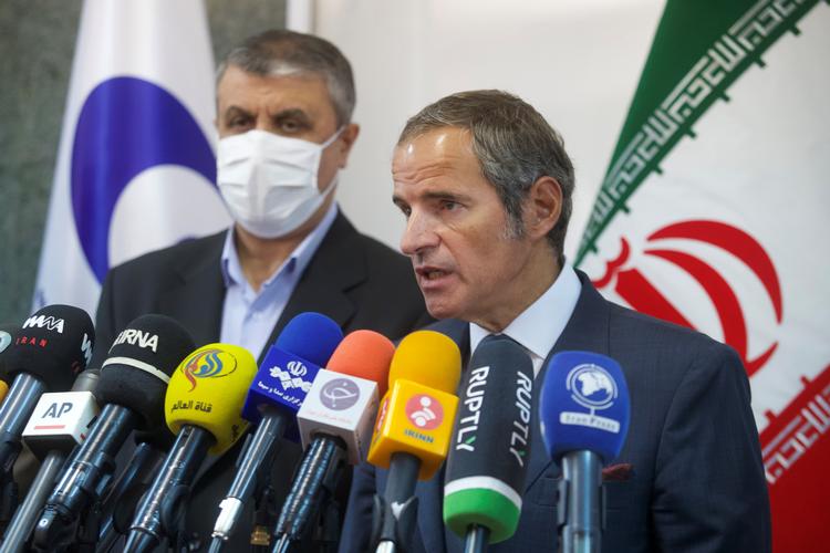 Lederen af Iran'  atomenergiorganisation,  Mohammad Eslami, er blevet enig med Det Internationale Atomenergiagentur om at lade inspektører give overvågningsudstyr ved iranske atomanlæg et eftersyn. Foto: Wana News Agency/Ritzau Scanpix