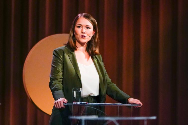 Une Bastholm må erkende, at partiet kun får tre medlemmer i Stortinget. For en måned siden så det hele meget lysere ud. Foto: Håkon Mosvold Larsen/Ritzau Scanpix