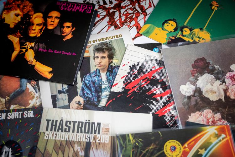 Det er ikke alt, som glimter, der er guld. Men derfor kan der godt gemme sig værdifulde vinyler i din pladesamling. Foto: Mads Nissen