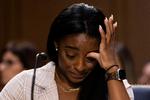 Den olympiske gymnast Simone Biles er vred over, at både FBI, det  amerikanske forbund for gymnaster og den olympiske komité har svigtet hende og hendes lidelsesfæller. Foto: Pool/Ritzau Scanpix