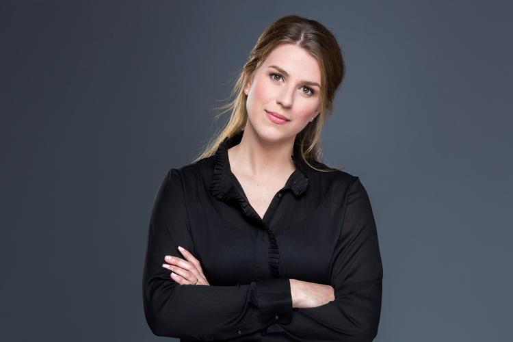 Den svenske sopran Sabina Bisholt synger sange af den finsk-svenske komponist Laura Netzel på et nyt portrætalbum. Foto: PR-foto