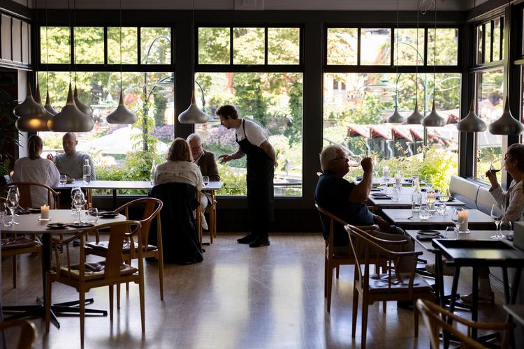Blandt landets hoteller og restauranter, der har været hårdt ramt af restriktioner, var salget i juni og juli 16 procent højere end samme tid sidste år.  Foto: Thomas Borberg