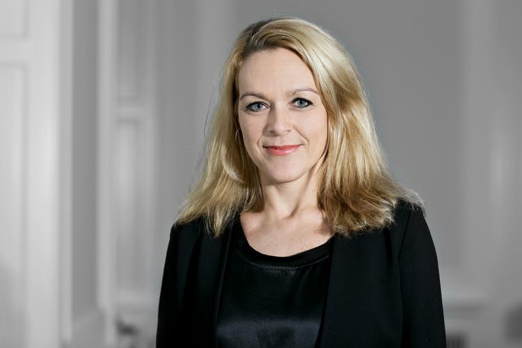 Pernille Knudsen, viceadministrerende direktør i DA, erkender, at ny model for øremærket barsel kan betyde mindre samlet tid med forældre for nogle børn. Men retningen er rigtig, mener hun.  Foto: Dansk Arbejdsgiverforening