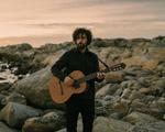 Højdepunktet på 'Local Valley', José González' fjerde album siden 'Veneer' fra 2003, er også den første sang, han synger på modersmålet spansk. Foto: Olle Kirchmeier