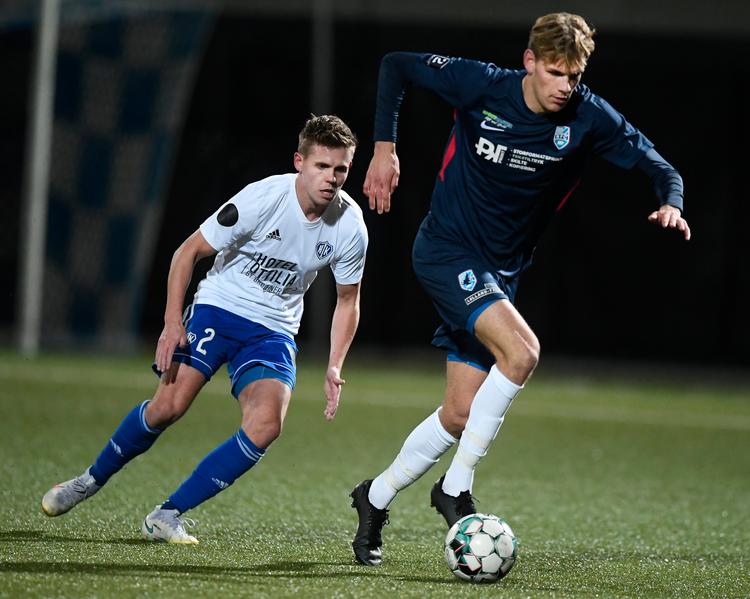 Sidste sæson spillede Sebastian Koch (th.) i 2. division for Nykøbing FC. Efter nytår skal han spille for Lyngby. Foto: Lars Poulsen