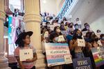 AUSTIN, TX - SEPTEMBER 20: LGBTQ rights supporters gather at the Texas State Capitol to protest state Republican-led efforts to pass legislation that would restrict the participation of transgender student athletes on the first day of the 87th Legislature's third special session on September 20, 2021 in Austin, Texas. Following a second special session that saw the passage of controversial voting and abortion laws, Texas lawmakers have convened at the Capitol for a third special session to address more of Republican Gov. Greg Abbott's conservative priorities which include redistricting, the distribution of federal COVID-19 relief funds, vaccine mandates and restrictions on how transgender student athletes can compete in sports. Tamir Kalifa/Getty Images/AFP == FOR NEWSPAPERS, INTERNET, TELCOS &amp; TELEVISION USE ONLY == Foto: Tamir Kalifa/Ritzau Scanpix