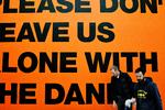 Kunstnergruppen Superflex' plakat fra 2002 er blevet et kæmpe hit i Danmark. Den blev oprindelig skabt som en kommentar inden EU-topmødet i 2002, men er siden vokset til at være en kommentar til den danske udlændingepolitik.  Foto: Martin Lehmann