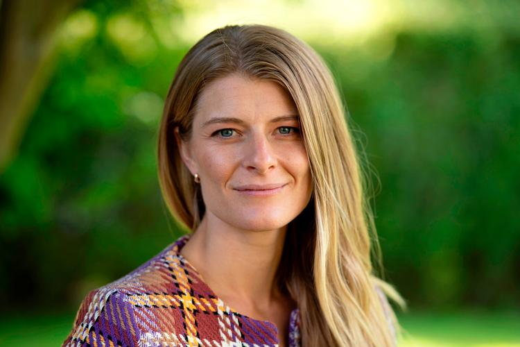 Der er ingen modsætning mellem Socialdemokratiets massive annoncering på Facebook og regeringens ønske om at sætte hegnspæle op for techgiganterne, siger kulturminister Ane Halsboe-Jørgensen. Foto: Rikke Kjær Poulsen