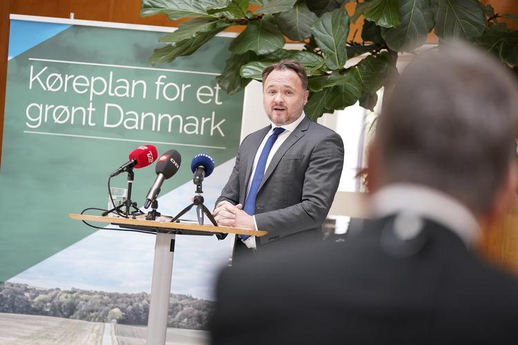 Klimaminister Dan Jørgensen præsenterer regeringens køreplan for realiseringen af 70 pct.-målet, herunder den nye 2025-deadline og dertilhørende politiske indsatser.   Foto: Ida Marie Odgaard/Ritzau Scanpix