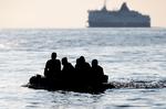     I disse uger forsøger hundredvis af migranter at krydse Den Engelske Kanal. De bliver omgående anbragt i lejre i Storbritannien  eller Frankrig, hvis de som skibbrude bliver reddet af franske fartøjer. Foto Peter Nicholls