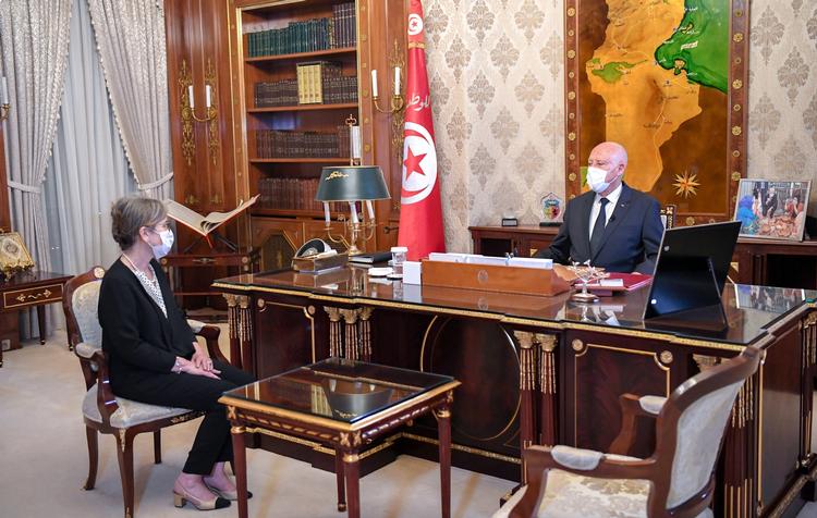 Præsident Kais Saied har udpeget Najla Bouden Romdhane til premierminister i Tunesien. Det er første gang en kvinde bestrider posten. Foto: Handout/Ritzau Scanpix