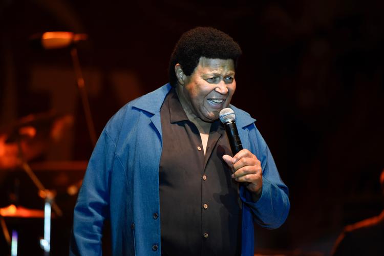 Livsglæde og humor har været en del af Chubby Checkers optræden, siden han var en kæmpestjerne i de tidlige 1960'ere. Her ses han under en koncert i Miami i 2019.  Foto: Michele Eve Sandberg/Ritzau Scanpix