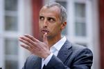 Udlændinge- og integrationsminister Mattias Tesfaye og regeringen Regeringen vil godtage flerkoneri og såkaldte barnebrude i en ny særlov om ophold til evakuerede fra Afghanistan, skriver Jyllands-Posten. Foto: Jens Dresling