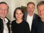 Efter deres første møde lagde Tysklands fire kongemagere denne gruppeselfie ud på Instagram. Der er fra venstre: Volker Wissing (FDP), Annalena Baerbock (De Grønne), Christian Lindner (FDP) og Robert Habeck (De Grønne). Billedet udløste en bølge af spot og morskab.
 Foto: Volker Wissing/Ritzau Scanpix