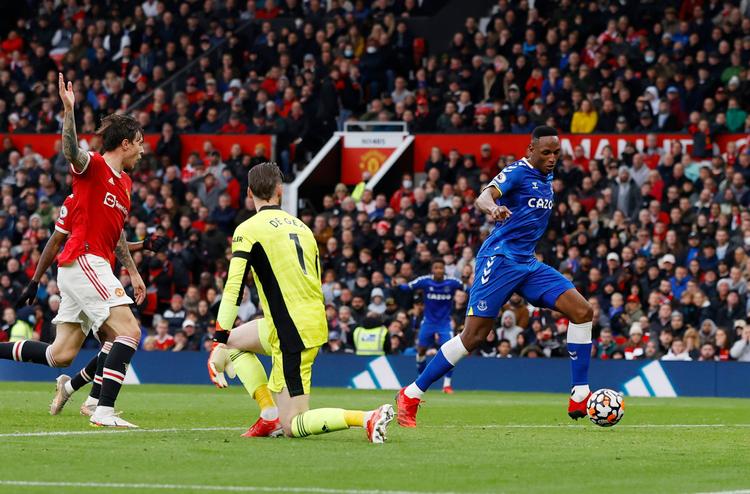 Et VAR-gennemsyn afslørede, at der var offside, da Yerry Mina sendte bolden i Manchester Uniteds mål sent i 1-1-kampen. Foto: Phil Noble/Ritzau Scanpix