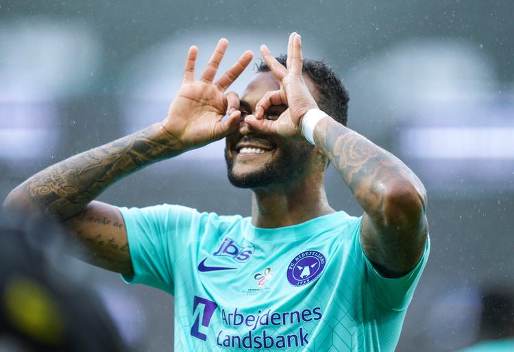 Efter en svær start i Danmark er Junior Brumado oppe på seks sæsonmål i Superligaen. Søndag scorede han hattrick mod AGF og takkede sin træner i FC Midtjylland, Bo Henriksen. Foto: Claus Fisker/Ritzau Scanpix