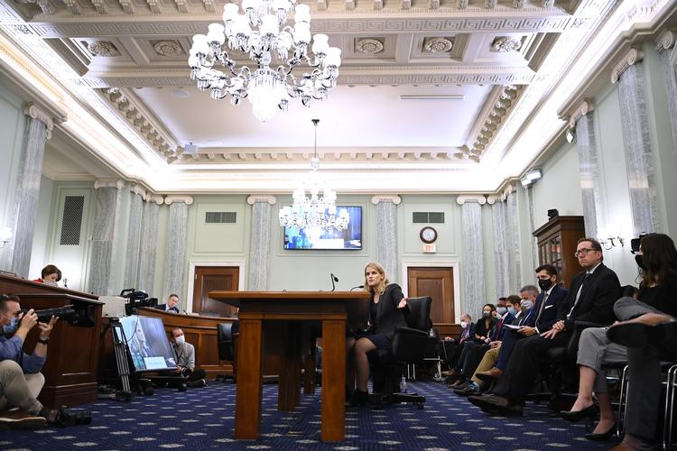 WASHINGTON, DC - OCTOBER 05: Facebook whistleblower, Frances Haugen appears before the Senate Commerce, Science, and Transportation Subcommittee during a hearing entitled 'Protecting Kids Online: Testimony from a Facebook Whistleblower' at the Russell Senate Office Building on October 05, 2021 in Washington, DC. Matt McClain-Pool/Getty Images/AFP == FOR NEWSPAPERS, INTERNET, TELCOS &amp; TELEVISION USE ONLY == Foto: Pool/Ritzau Scanpix