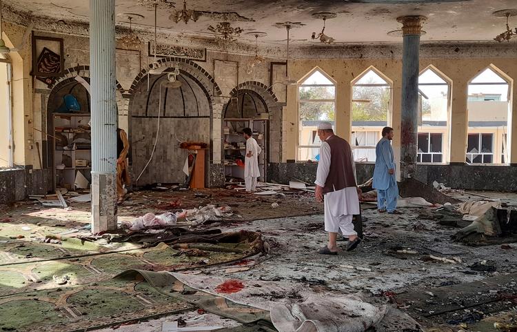 Moské i provinsen Kunduz ramt af stor eksplosion. Mindst 28 er omkommet, siger talsmand for Taleban. Foto: Abdullah Sahil/Ritzau Scanpix