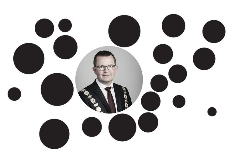 Borgmester Morten Andersen og hans partifæller fra Nordfyn fik flertal uden et flertal af stemmerne. Collage: Tomas Østergren. Foto : Nordfyns Kommune. 