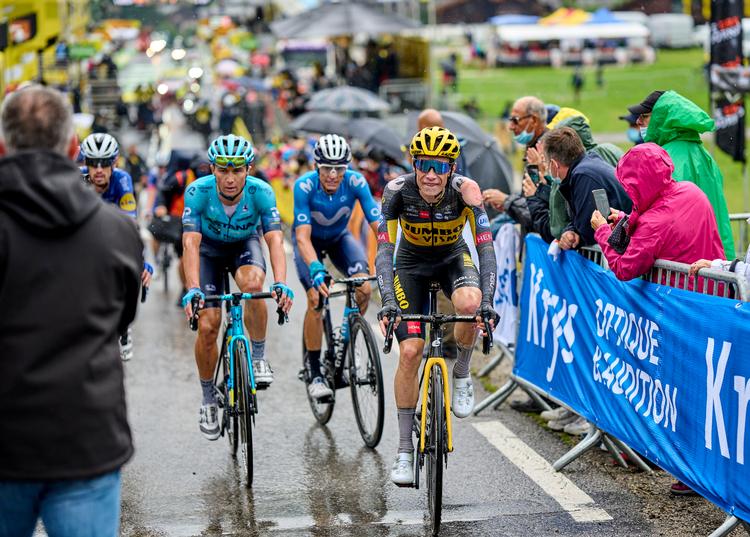 Jonas Vingegaard  (t.h.) under årets Tour de France efter 8. etape - den der blev afgørende for, at danskeren kunne fortsætte kursen mod sit store gennembrud. Foto: Claus Bonnerup/Claus Bonnerup