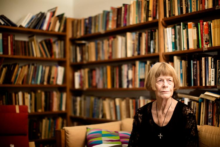 Charlotte Strandgaard var produktiv og skrev både romaner, digte, fagbøger, børnebøger, hørespil og filmmanuskripter. Så sent som i maj udgav hun en rost brevveksling. Foto: Miriam Dalsgaard