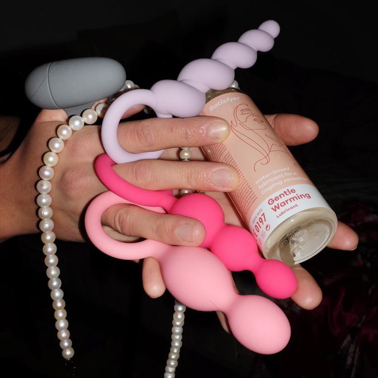 På torsdag 14. oktober er der sexlegetøjs bingo på Søpavillonen, som Peech står bag. Her kan man blandt andet vinde flot lyserødt sexlegetøj som på billedet her. Foto: Josefine Friis Lange. 