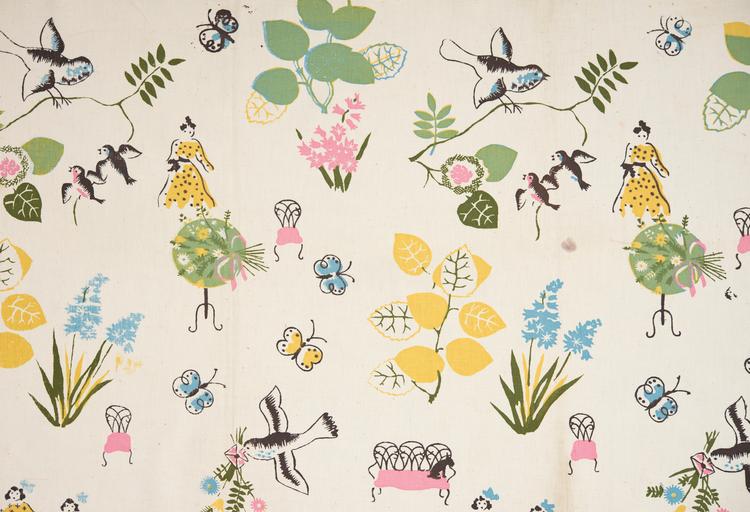 'Have' er titlen på dette mønster fra 1941, der er et mylder af fugle, insekter, havemøbler og en travl kvinde.  Foto: Bitten Hegelund og Henrik Ginge