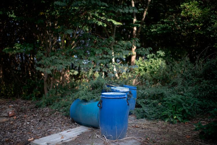 Både Forsvaret og landets kommuner og regioner har nu udpeget områder med nuværende og tidligere brandøvelsespladser, hvor der kan være risiko for forurening med giftige fluorstoffer. Foto: Liv Møller Kastrup