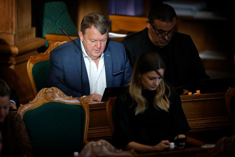I sin nye bog gengiver Lars Løkke Rasmussen samtaler med folk på sin vej og egen efterfølgende reflektion.  Her er han fotograferet ved folketingets åbning 5. oktober Foto: Jens Dresling