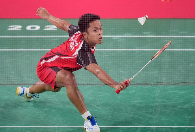 Anthony Sinisuka Ginting vandt over Anders Antonsen i OL-kvartfinalen i Tokyo. Foto: Dita Alangkara/Ritzau Scanpix