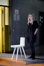 Ditte Hammerstrøm er uddannet på Danmarks Designskole, hvor hun begyndte på keramiklinjen, men snart sprang hun videre til linjen for industrielt design. Foto: Miriam Dalsgaard